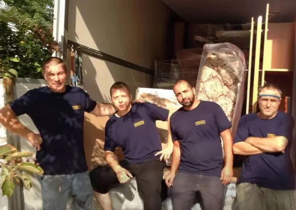 צוות החברה אקספרס הובלות